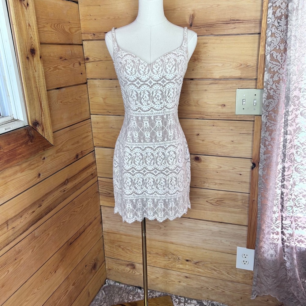 Vintage Lace Mini Dress Women Size 6 White Beaded Bodycon Sweetheart Cache